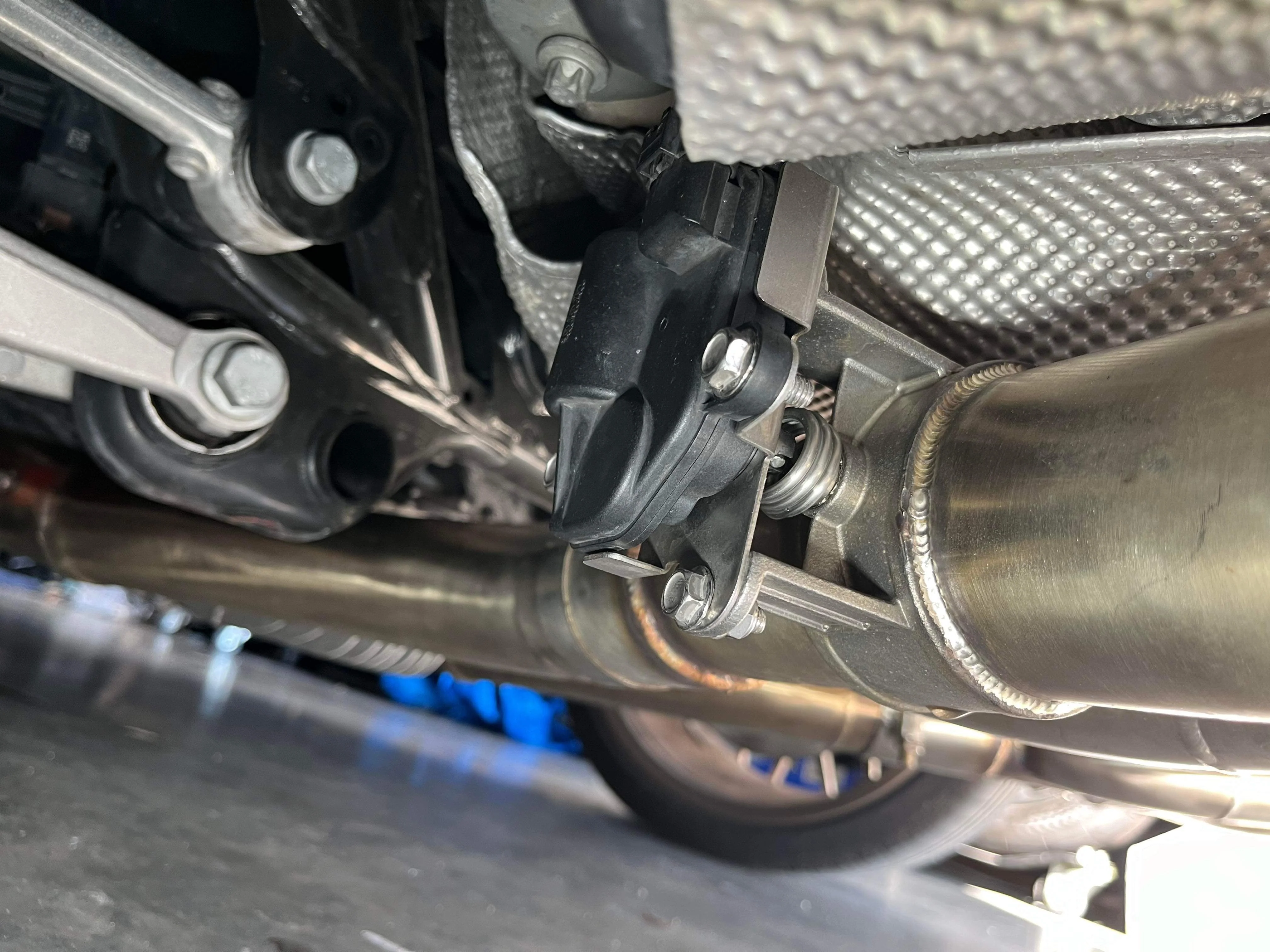 Exhaust Valve Motor Locking spring - Image 2