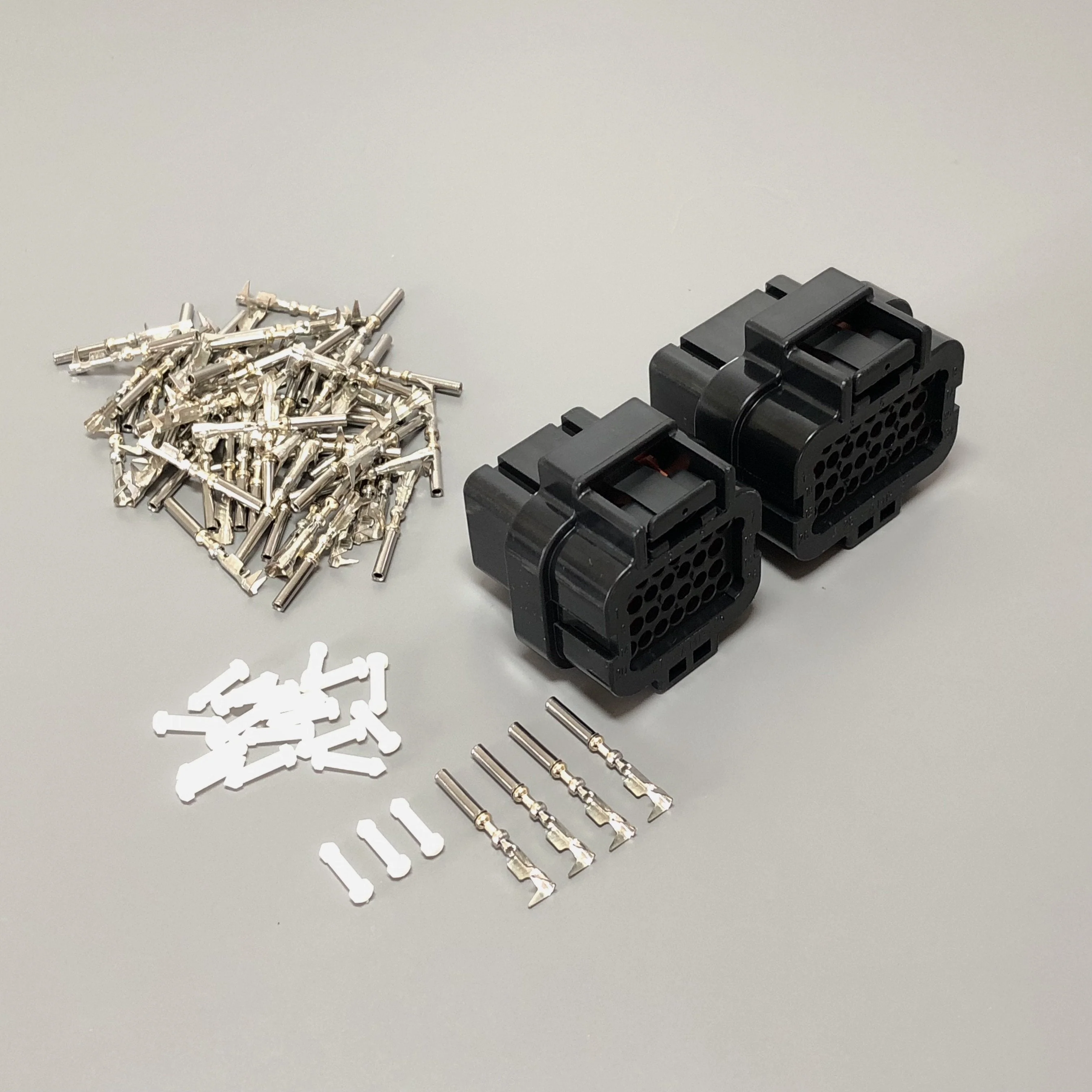 MoTeC PDM Connector Plug Clip Kit", "PDM15", "PDM30", "E888", "26-Pin + 34-Pin - Image 3