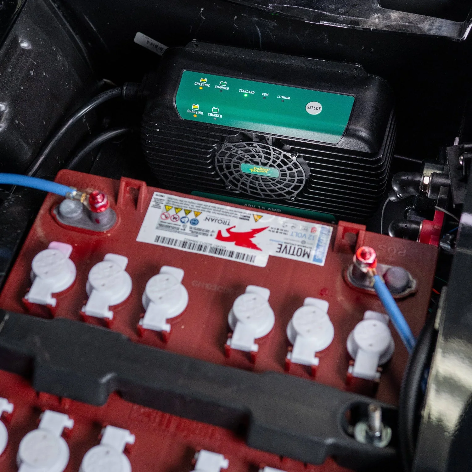 PowerPlus 36V 18 AMP Single Output On-Board Battery Charger and Maintainer - Image 2