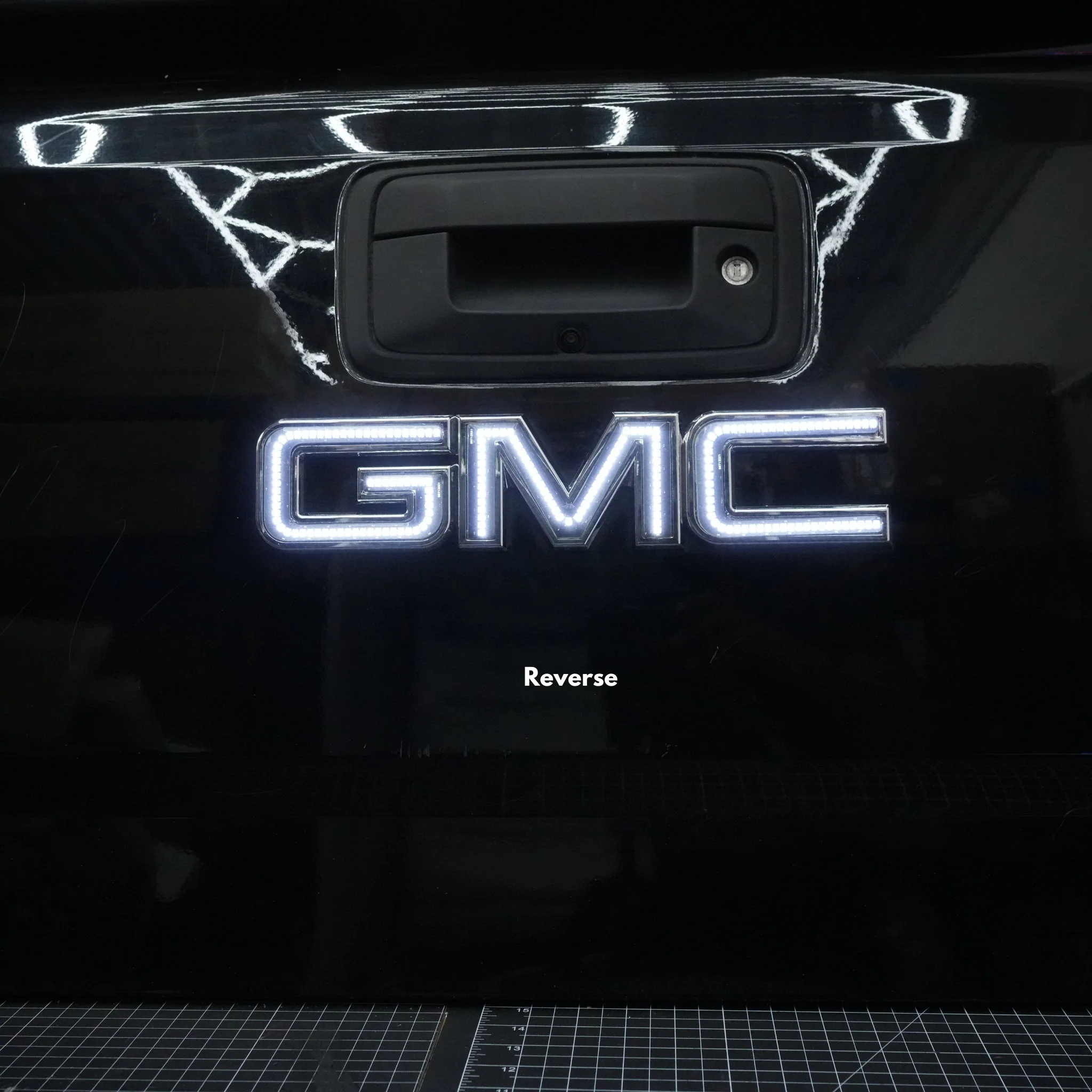 Rear Tailgate: GMC LED Emblem - Image 7