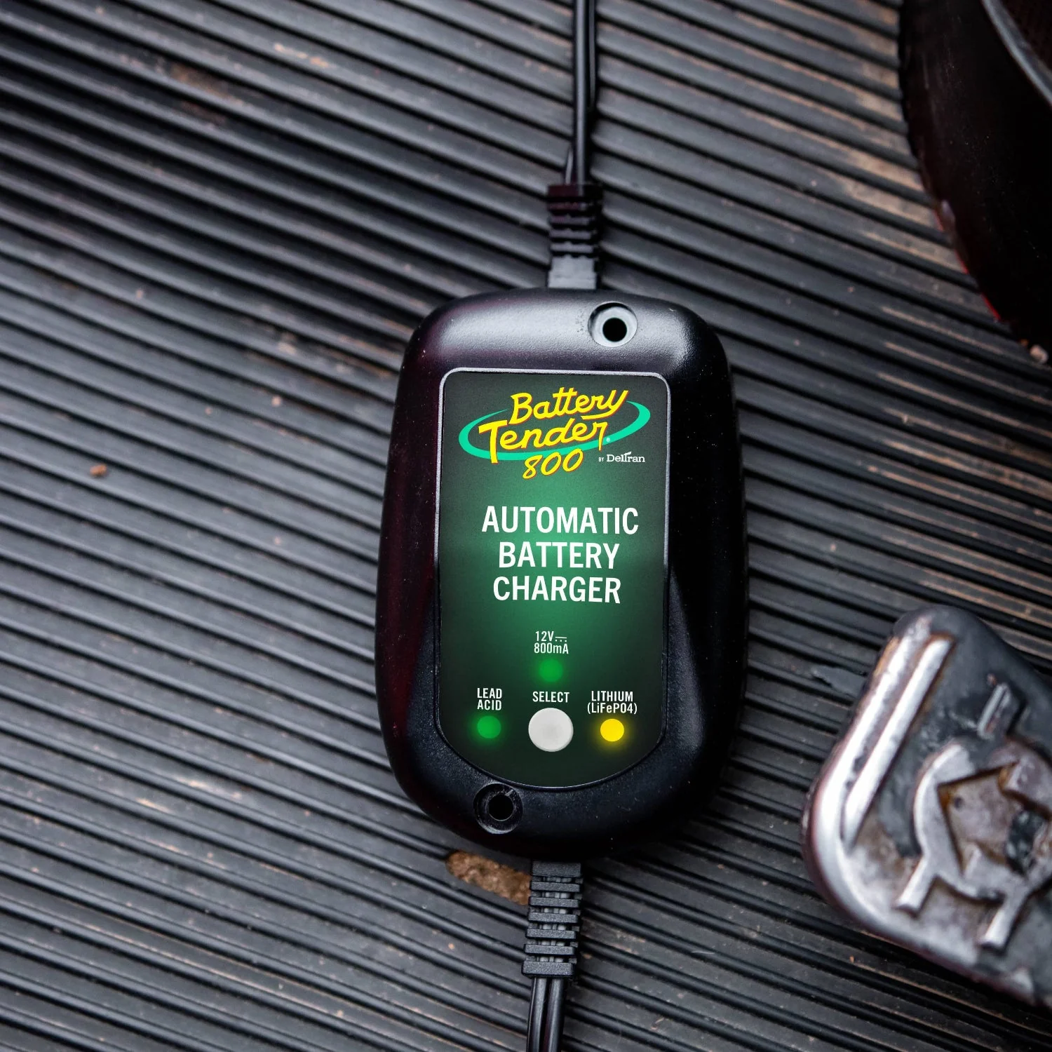 Weather Resistant 800mA, 12V Battery Charger - Image 4